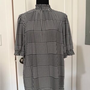 Anne Klein Black and White Textured Top